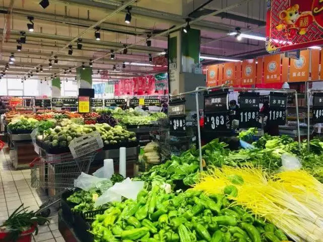 病毒可否在超市里的蔬菜、肉上存活？网上订购是否安全？