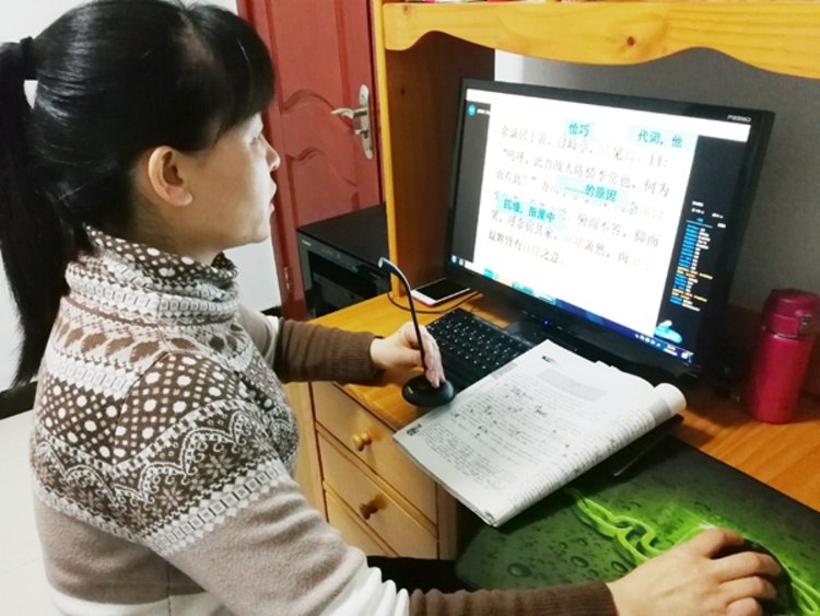 姜春春：一位高中语文老师的网课“主播”成长记