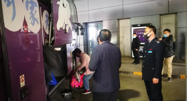 郑州全面恢复省际点对点客运班线首日，情况如何?班次少