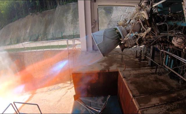 “天鹊”80吨液氧甲烷火箭发动机试验成功 点火时长200秒