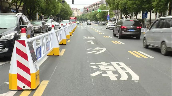 南京首條“智能潮汐+可變車道”來(lái)啦 開(kāi)啟城市“智慧交通”新體驗(yàn)