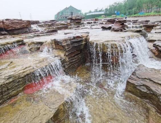 郑州贾鲁河变身网红瀑布 综合治理后“颜值”大提升