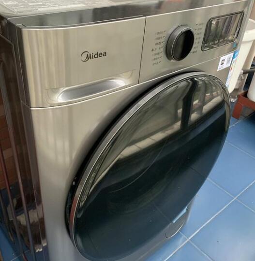 美的10KG洗烘滚筒洗衣机怎么样 可应对不同洗衣需求