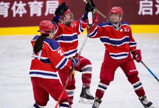 全国冰球锦标赛女子组 河北队击败浙江队