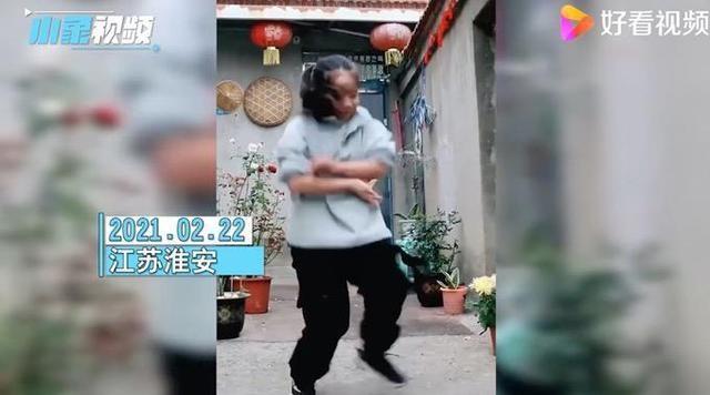 11岁农村女孩跳舞引网友喊话出道 网友：这是真的热爱
