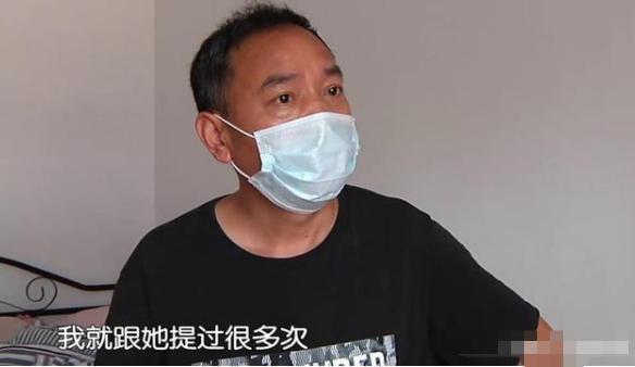 怀疑妻子出轨上门查房却惨遭陌生男毒打 门牙被打掉