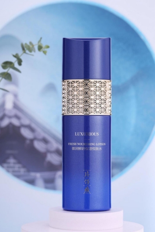 片仔癀化妝品元?dú)庑∷{(lán)瓶：養(yǎng)出元?dú)饧?，修護(hù)屏障是關(guān)鍵