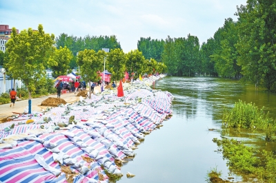 爱心商家给西华县防汛一线送来早餐 一碗热汤是最大的敬意