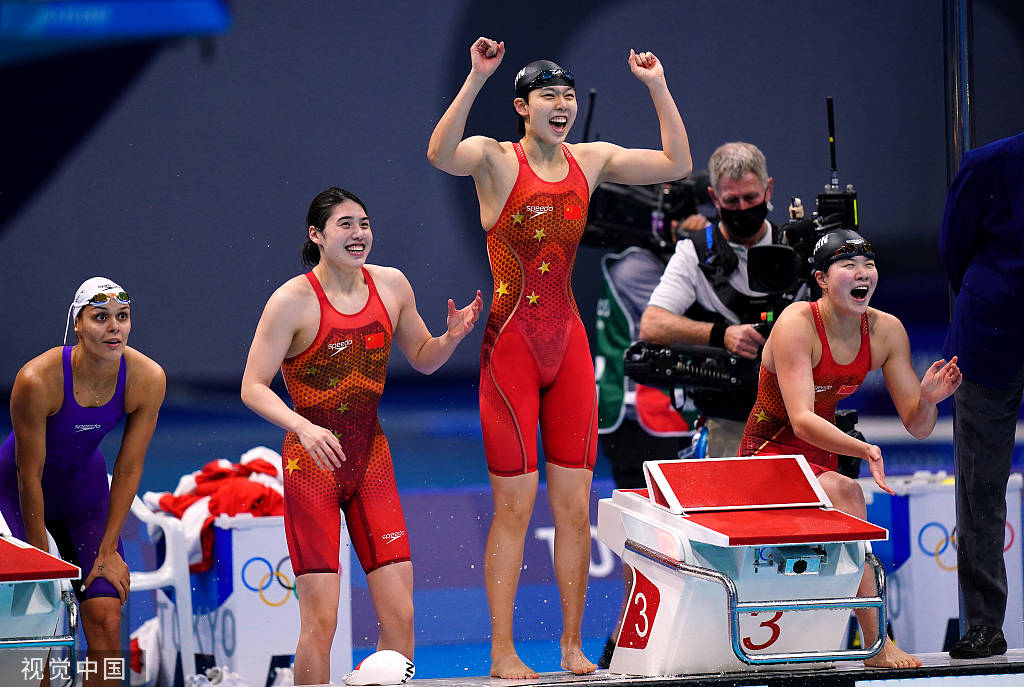 女子4x200米自由泳接力决赛中国首摘金 创造新的世界纪录