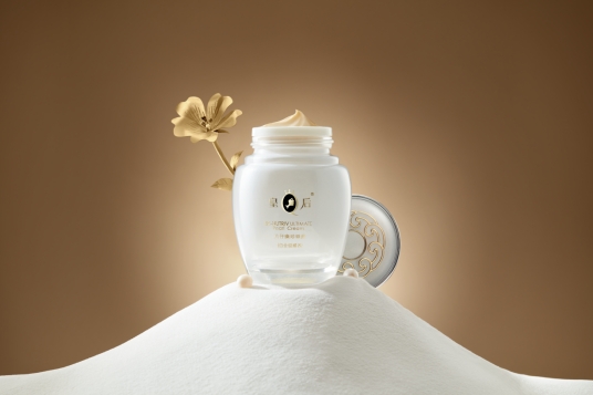 皇后白金级珍珠膏:无限回购的经典,真正的“多能型”养肤