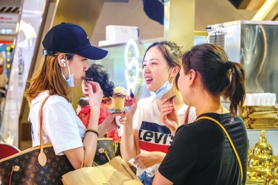 郑州冰淇淋生意场 极拉图想靠街边店走“全民化”路线