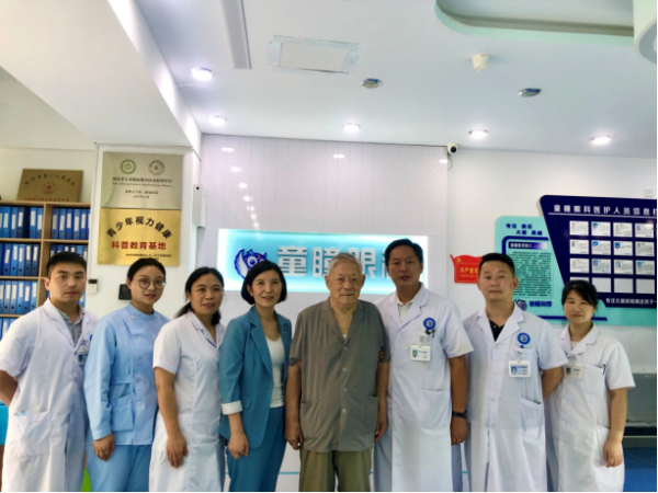 疫后重启 眼科泰斗张效房教授莅临郑州童瞳眼科医院指导工作