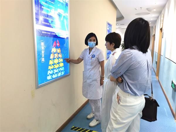 郑州童瞳眼科医院迎来智博商学院访问团