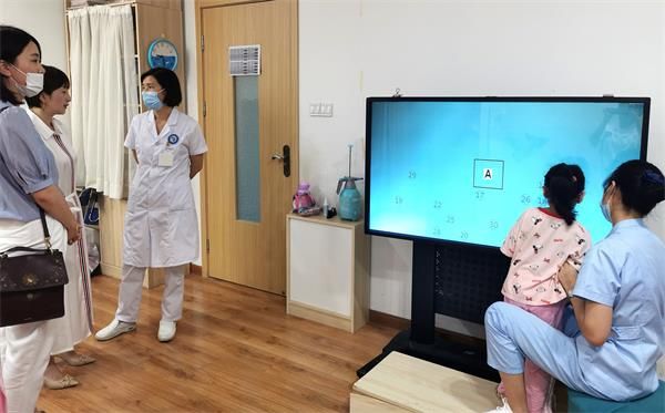 郑州童瞳眼科医院迎来智博商学院访问团