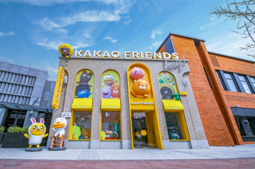 来了您嘞！KAKAO FRIENDS可可朋友北京旗舰店亮相北京环球城市大道