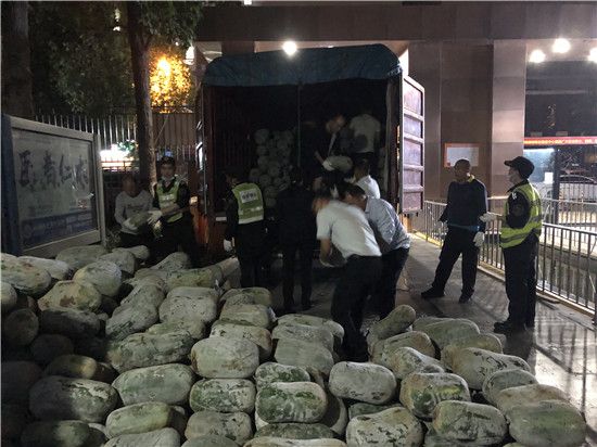 同心助农为爱而拼 绿都物业架起农户与业主的“爱心桥”