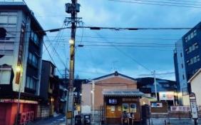 延安“紅人”扎堆延安紅街 把線上流量和線下運(yùn)營(yíng)緊密結(jié)合