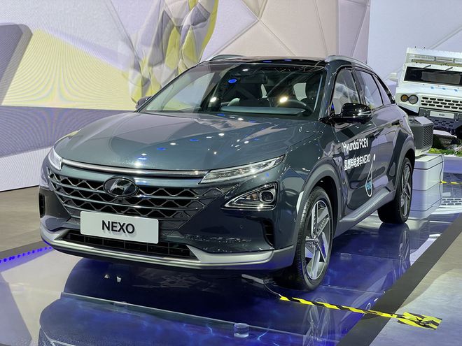现代氢燃料电池车NEXO亮相 综合续航800km以上