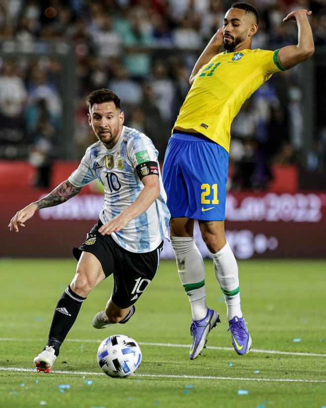 世预赛-梅西重返首发弗雷德中框 阿根廷主场0-0战平巴西