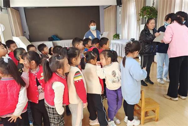 鄭州童瞳眼科走進(jìn)水利廳幼兒園開(kāi)展公益視力篩查