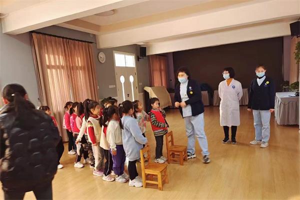 鄭州童瞳眼科走進(jìn)水利廳幼兒園開(kāi)展公益視力篩查