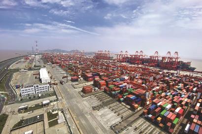 上海港年吞吐量将突破4700万标箱 原计划2025年实现