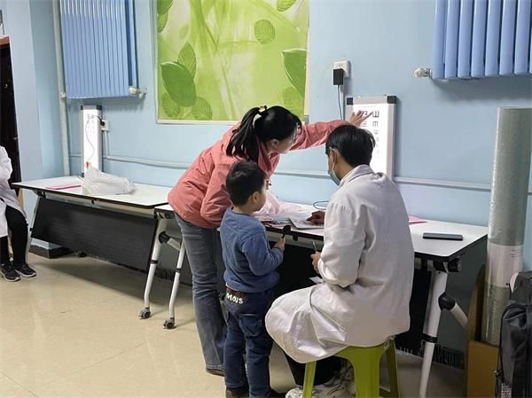 盟動中原愛眼護眼健康行｜童瞳眼科到糧食廳幼兒園開展公益視力篩查