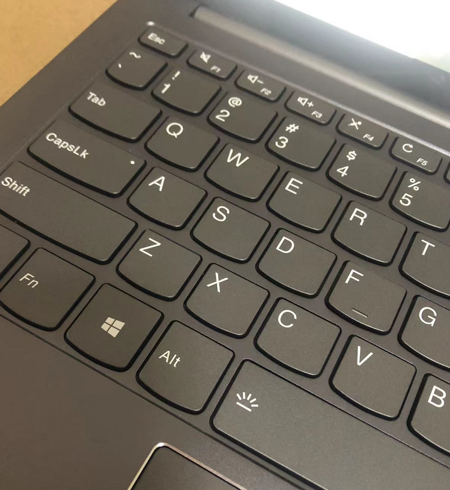 电脑键盘失灵怎么解决 把键盘拆开查看