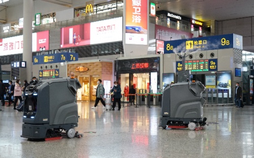 春运首日卡赫AI智能清洁机器人亮相上海虹桥站,助力防疫抗疫