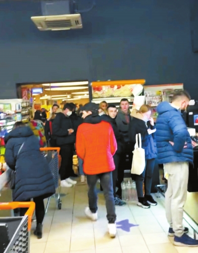 在乌克兰首都工作的同胞介绍基辅：不少超市被买空