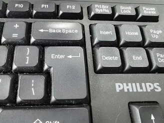 键盘打不出字怎么回事？机械键盘锁住了按fn加什么键？